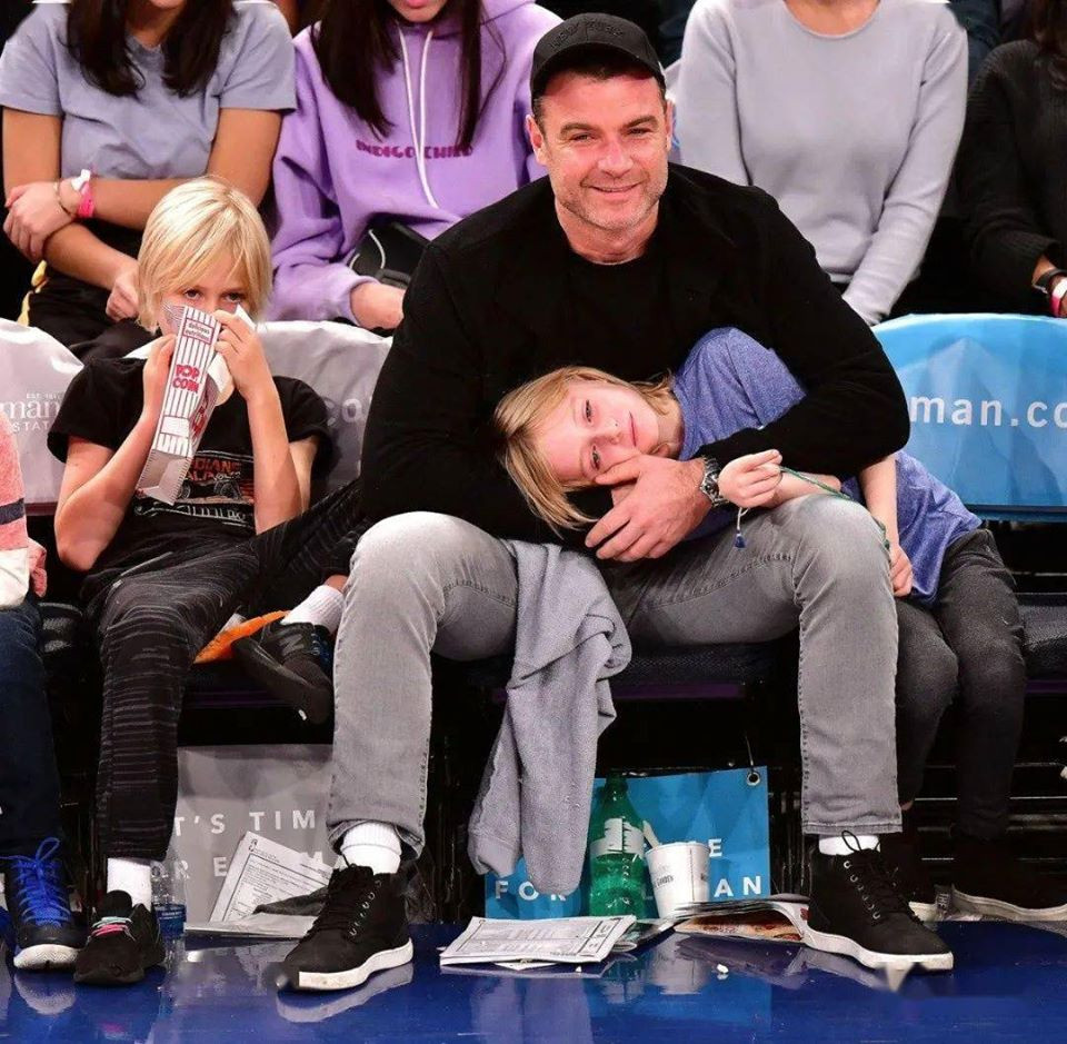 Ngây ngất trước ngoại hình xinh hơn con gái của quý tử nhà minh tinh phim 'King Kong' ảnh 7