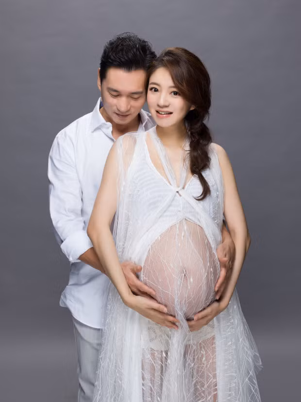 Sốt xình xịch với bộ ảnh nàng 'Triệu Mẫn' An Dĩ Hiên bụng bầu vượt mặt ở tuổi 40 ảnh 2