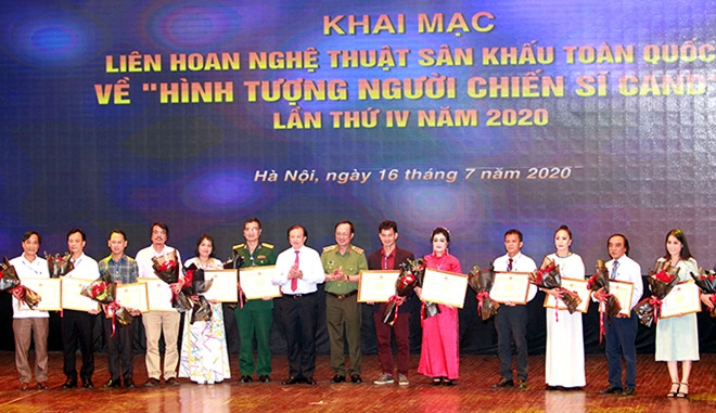 Liên hoan Nghệ thuật sân khấu toàn quốc tế về ‘Hình tượng người chiến sĩ công an ảnh 4