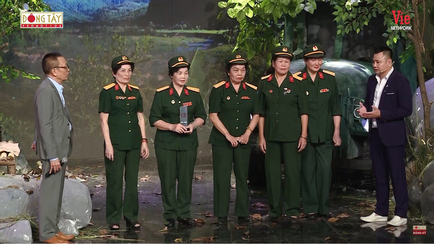 Xúc động nghe đội nữ chiến sĩ lái xe Trường Sơn kể những ngày bom đạn gian khổ ảnh 4