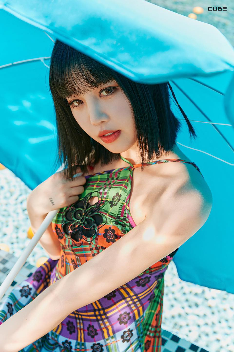 Nữ thần Kim Ưng 2020 bị chê thảm họa, dân mạng nhiệt tình ‘ném đá’ vì bộ váy quê mùa ảnh 12