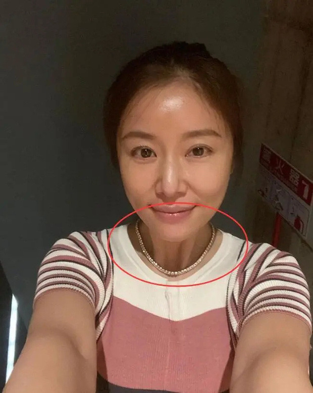 Sắc vóc trẻ đẹp của nàng 'Điêu Thuyền' Ninh Tịnh ở tuổi 48 gây ‘sốt’ mạng xã hội ảnh 12