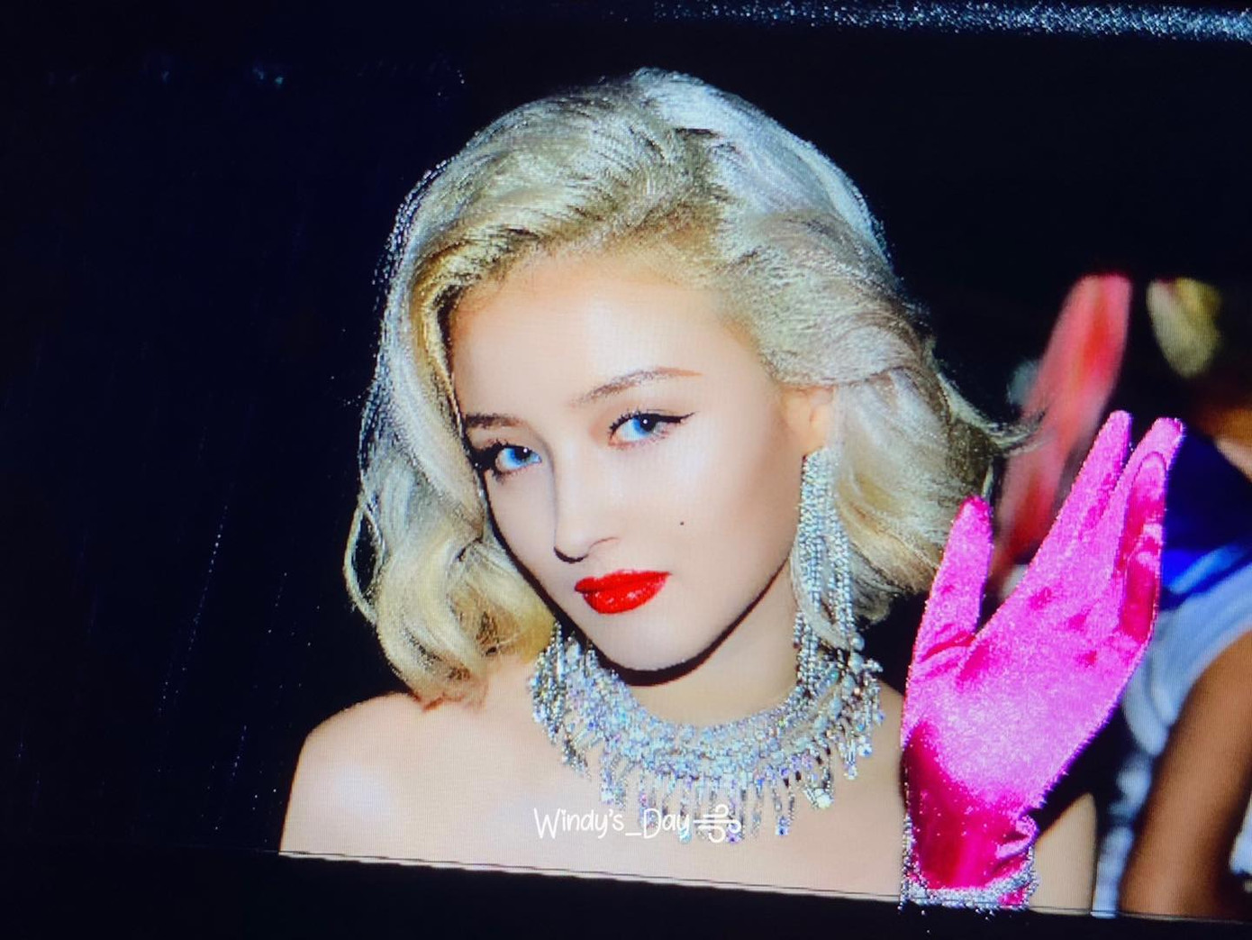 Nóng mắt với độ khêu gợi của ‘nàng Đát Kỷ hở hang nhất màn ảnh Hoa ngữ’ ảnh 7