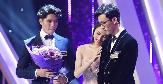 Mẹ rưng rưng dắt tay Hương Giang idol ở 'Người ấy là ai' mong tìm hạnh phúc cho con ảnh 2