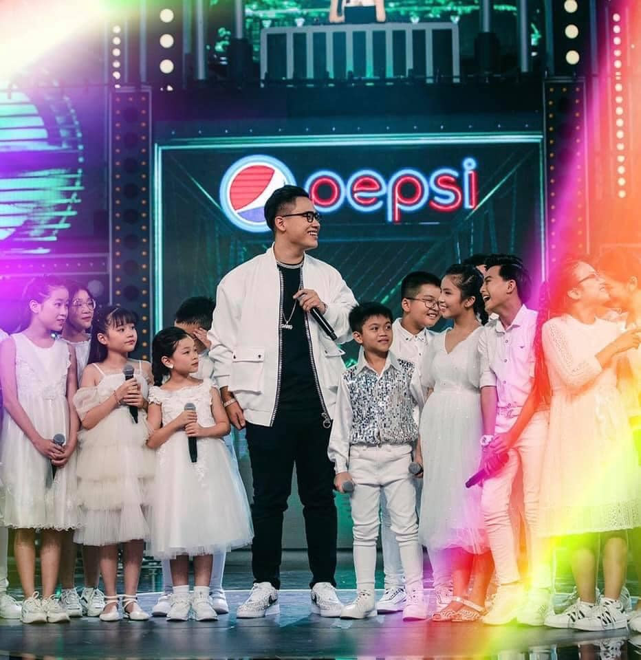 Chung kết Rap Việt: Rap về miền Trung, Gonzo khiến Trấn Thành một lần nữa rơi nước mắt ảnh 4