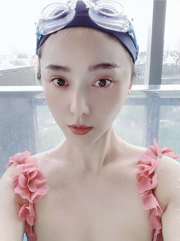 'Chúc Anh Đài' Lương Tiểu Băng nhuận sắc, tươi trẻ bất ngờ ở tuổi 51 ảnh 6