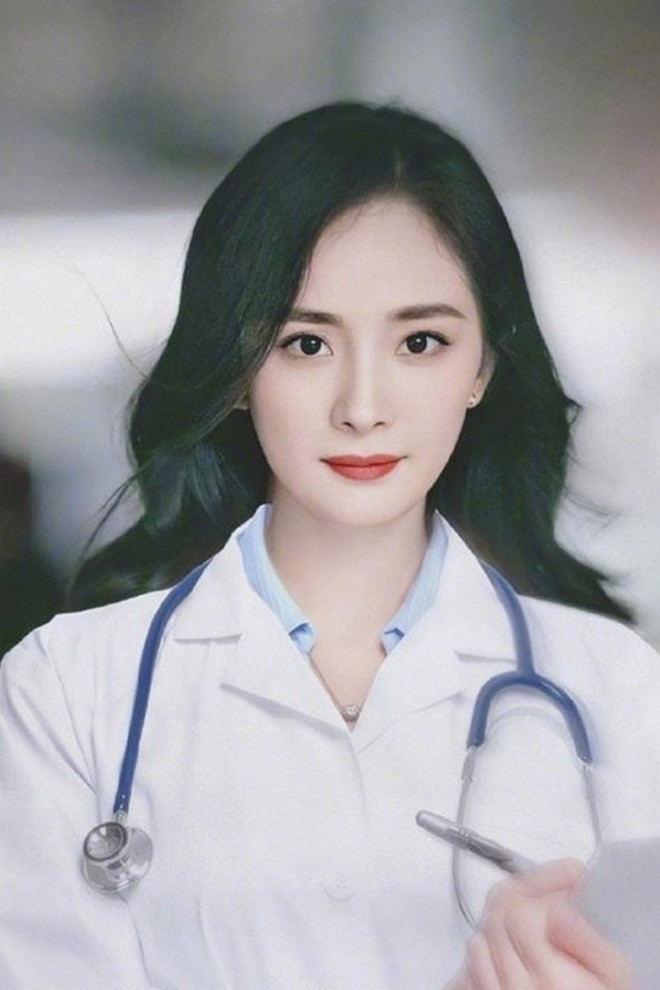 'Thiếu gia giàu nhất Trung Quốc' chi 17 tỷ, mua du thuyền tặng mỹ nhân ‘siêu vòng một’ ảnh 10