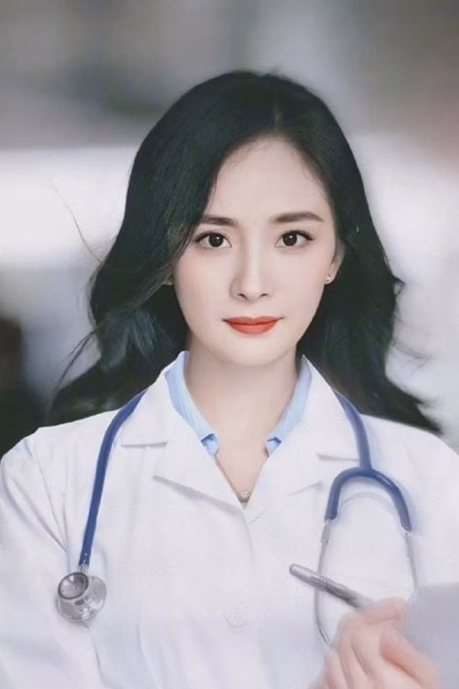 'Thiếu gia giàu nhất Trung Quốc' chi 17 tỷ, mua du thuyền tặng mỹ nhân ‘siêu vòng một’ ảnh 10