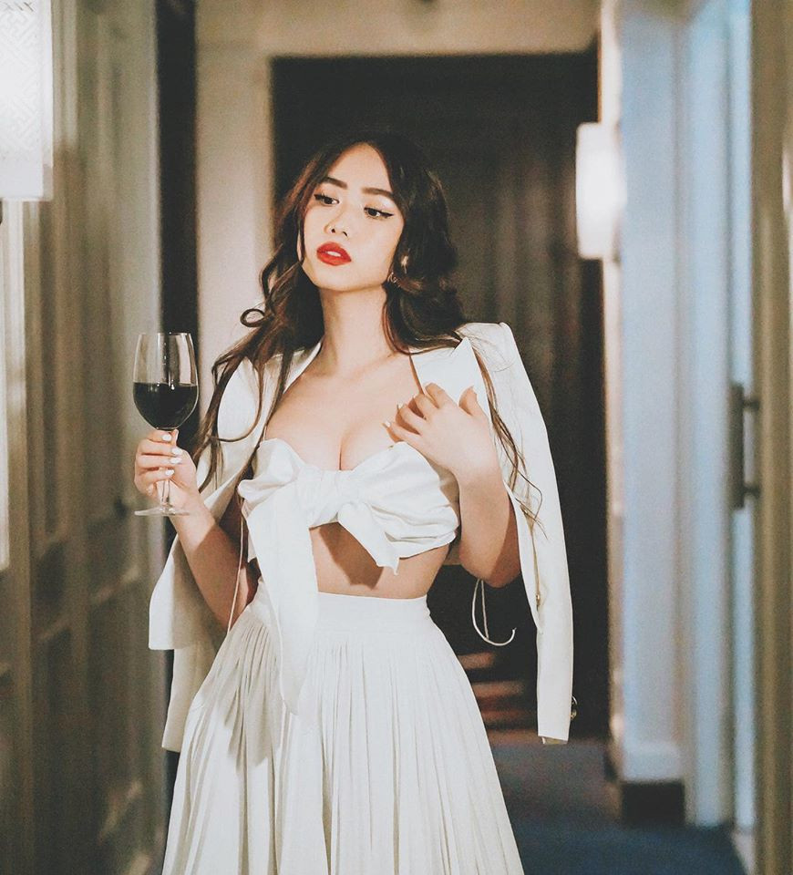 Nữ chính ‘Người ấy là ai’ sở hữu thân hình ‘bốc lửa’, là beauty blogger nổi tiếng ảnh 3