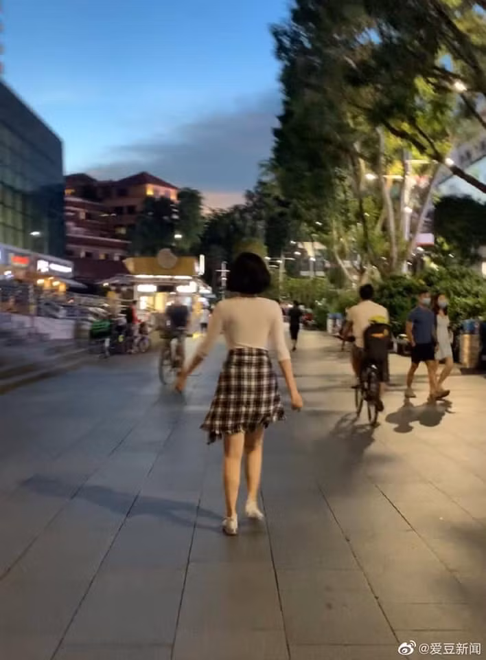 Mỹ nhân ‘Tiếu ngạo giang hồ’ gây sốt vì đã U50 nhưng thân hình vẫn mơn mởn như gái 18 ảnh 5