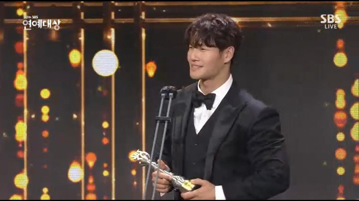 Địch Lệ Nhiệt Ba đẹp như công chúa làm say đắm lòng người ảnh 10