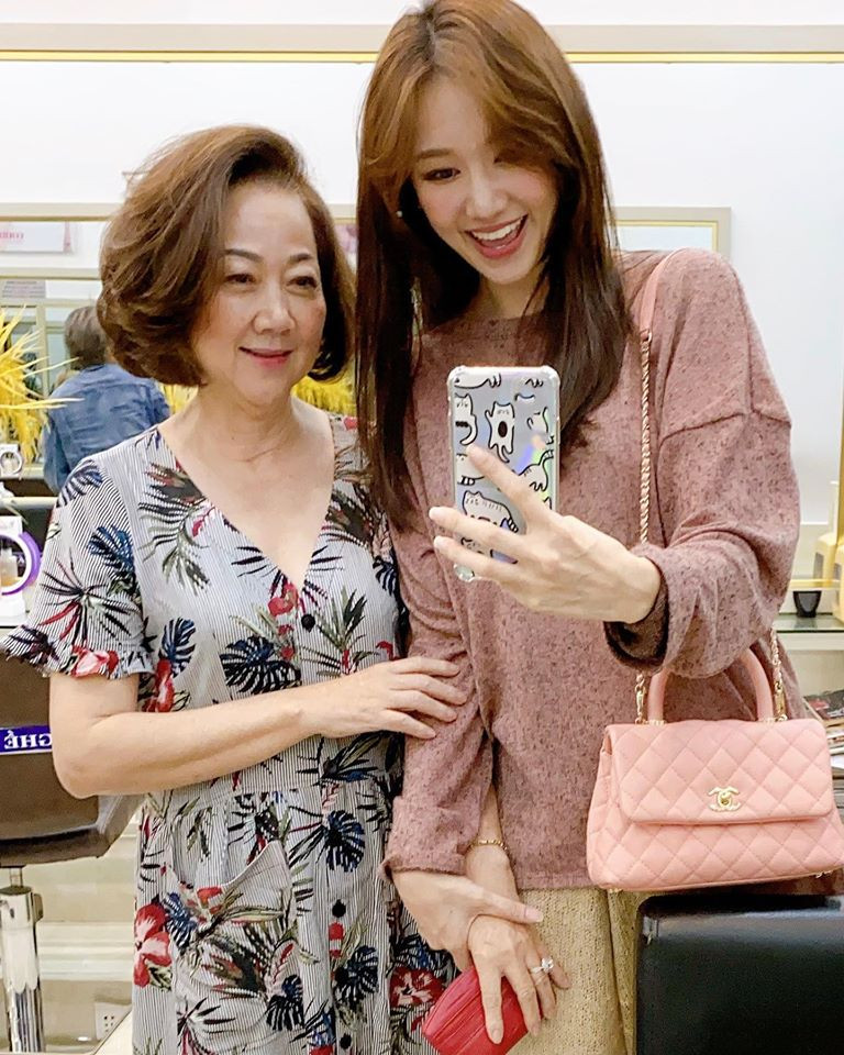 Hari Won nhận 'bão like' khi đăng ảnh thân thiết với mẹ chồng ảnh 3