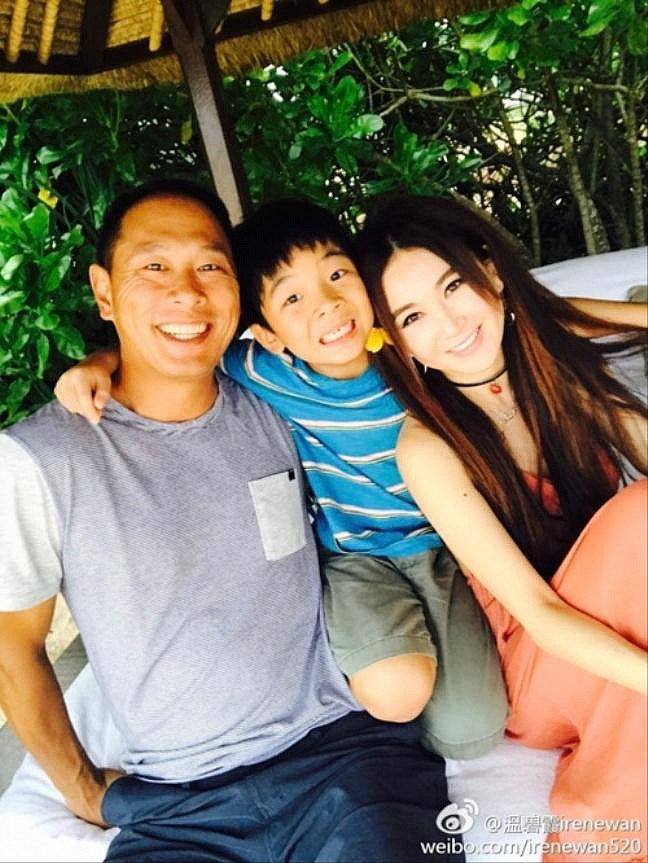 ‘Phan Kim Liên’ Ôn Bích Hà U60 vẫn đẹp xuất sắc, cuộc sống xa hoa trong biệt thự triệu USD ảnh 4