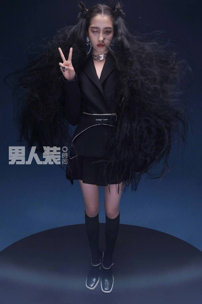 'Nữ hoàng gợi cảm' Hàn gây náo loạn mạng xã hội khi diện nội y mát mẻ tạo dáng khiêu khích ảnh 10