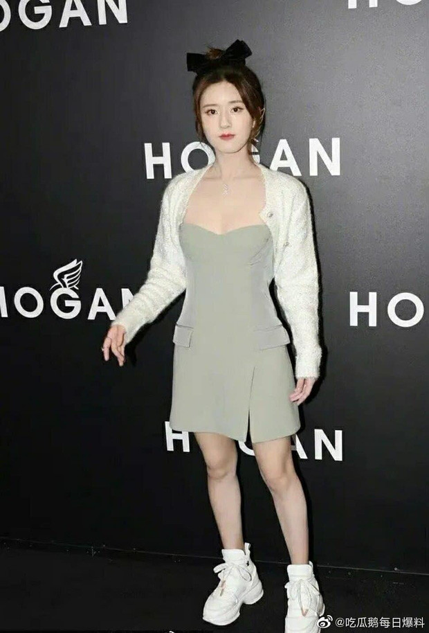 'Chúc Anh Đài' Lương Tiểu Băng nhuận sắc, tươi trẻ bất ngờ ở tuổi 51 ảnh 10