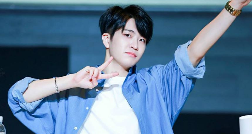 ‘Hòa Thân’ Vương Cương hạnh phúc bên vợ kém 20 tuổi, sinh con ở tuổi 60 ảnh 7