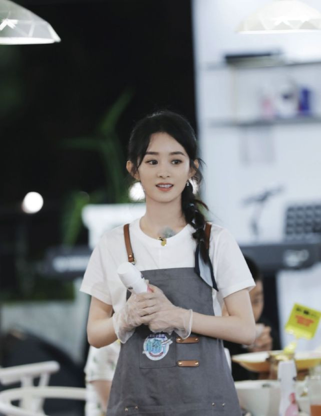 Triệu Lệ Dĩnh và Huỳnh Hiểu Minh bị ném đá vì cách ăn uống mất vệ sinh trên truyền hình ảnh 6