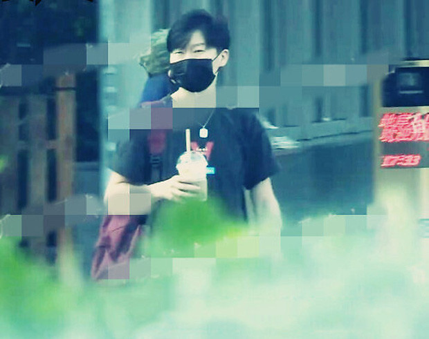 Hé lộ thông tin gia thế khủng về người tình kém 8 tuổi của Triệu Vy ảnh 2