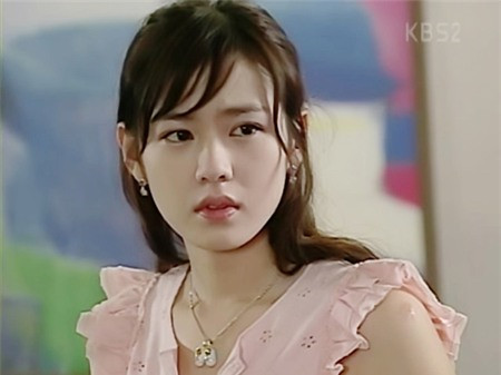 Chị đẹp 'Hạ cánh nơi anh' vượt mặt Song Hye Kyo để trở thành mỹ nhân đẹp nhất châu Á ảnh 2