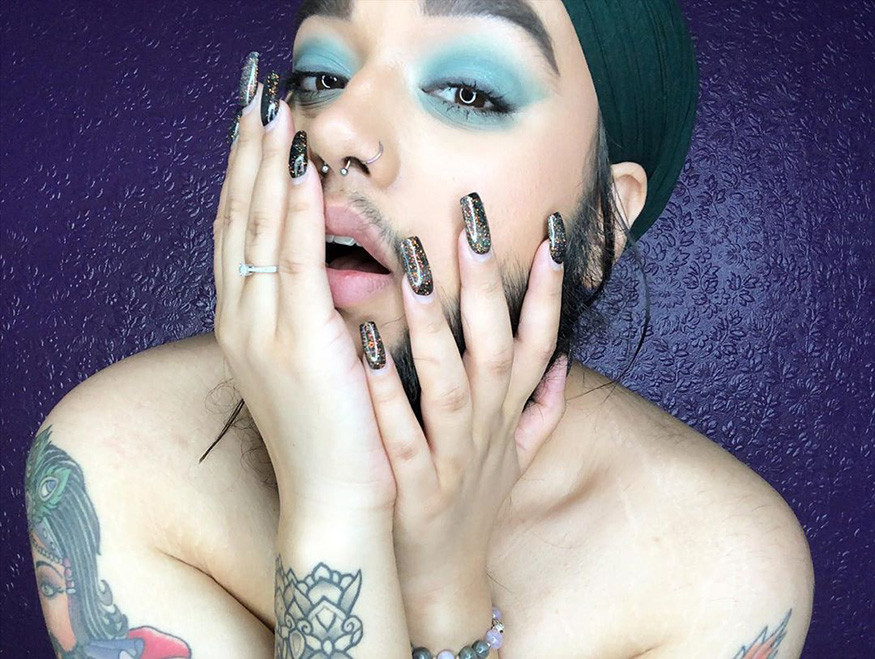 Nữ người mẫu có râu tự tin về vẻ ngoài gợi cảm dù khác biệt ảnh 8