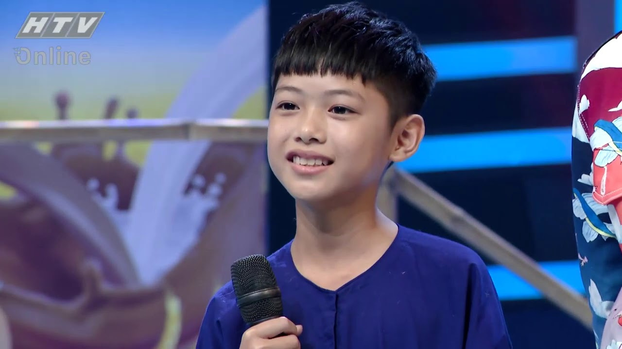 Siêu nhí trượt patin nhảy qua 6 người khiến vợ chồng Trấn Thành toát mồ hôi hột ảnh 5