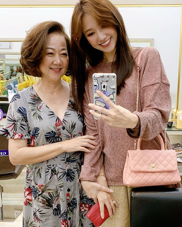 Hari Won nhận 'bão like' khi đăng ảnh thân thiết với mẹ chồng ảnh 2