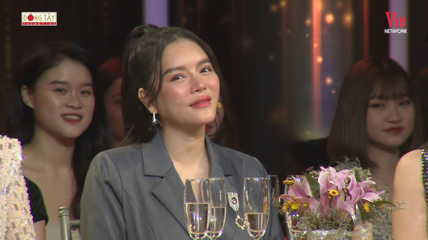 Choáng với cách Hari Won lưu tên Trấn Thành trong danh bạ điện thoại ảnh 3