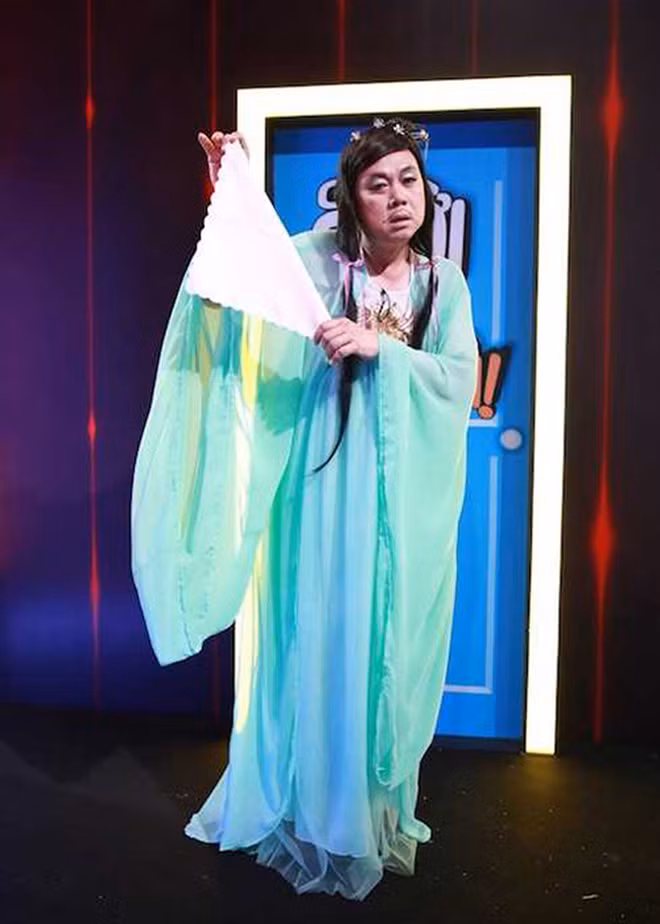 Màn giả gái của Chí Tài khiến Hoài Linh hoảng hồn ảnh 8