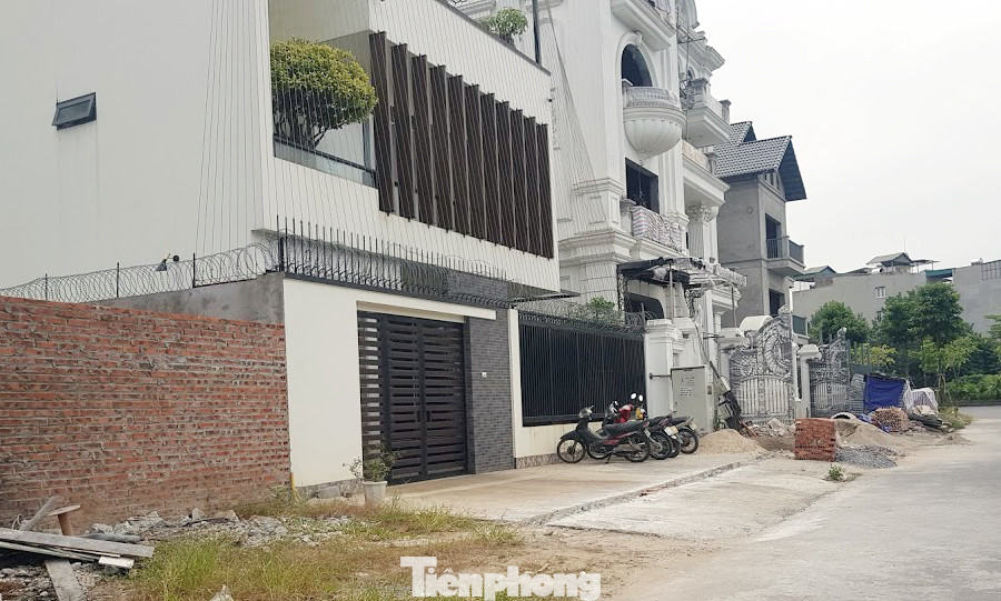 Cận cảnh nở rộ biệt thự, liền kề tại Hà Nội 'bóp méo' quy hoạch ảnh 8