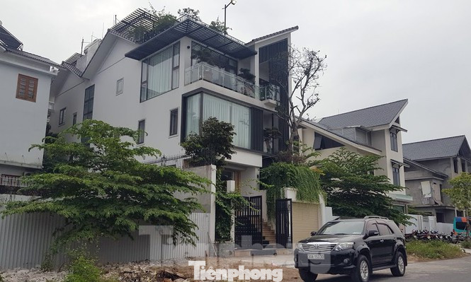 Cận cảnh nở rộ biệt thự, liền kề tại Hà Nội 'bóp méo' quy hoạch ảnh 7