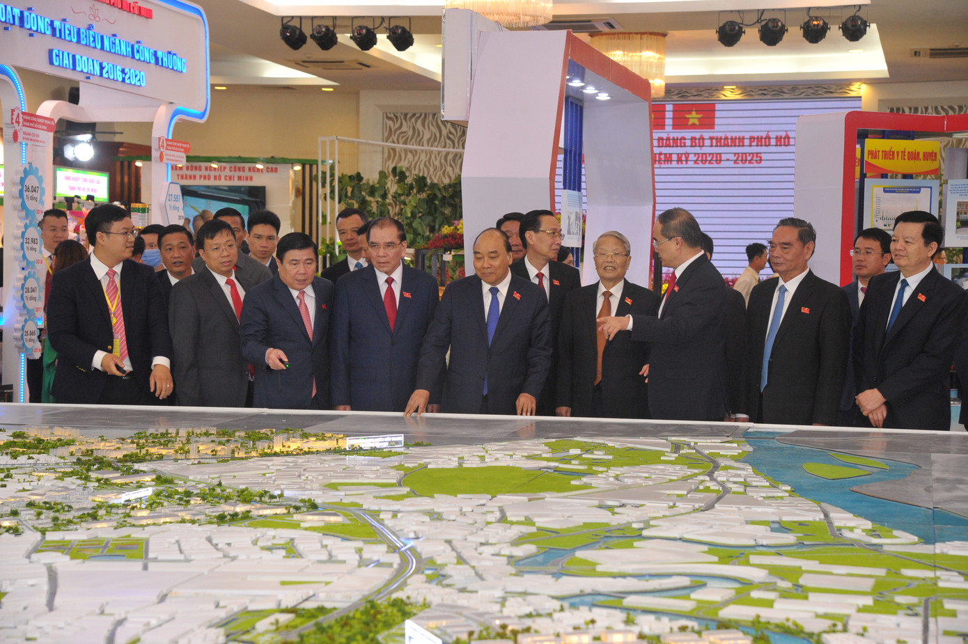 Hình ảnh lãnh đạo Đảng, Nhà nước dự Đại hội Đảng bộ TPHCM ảnh 5