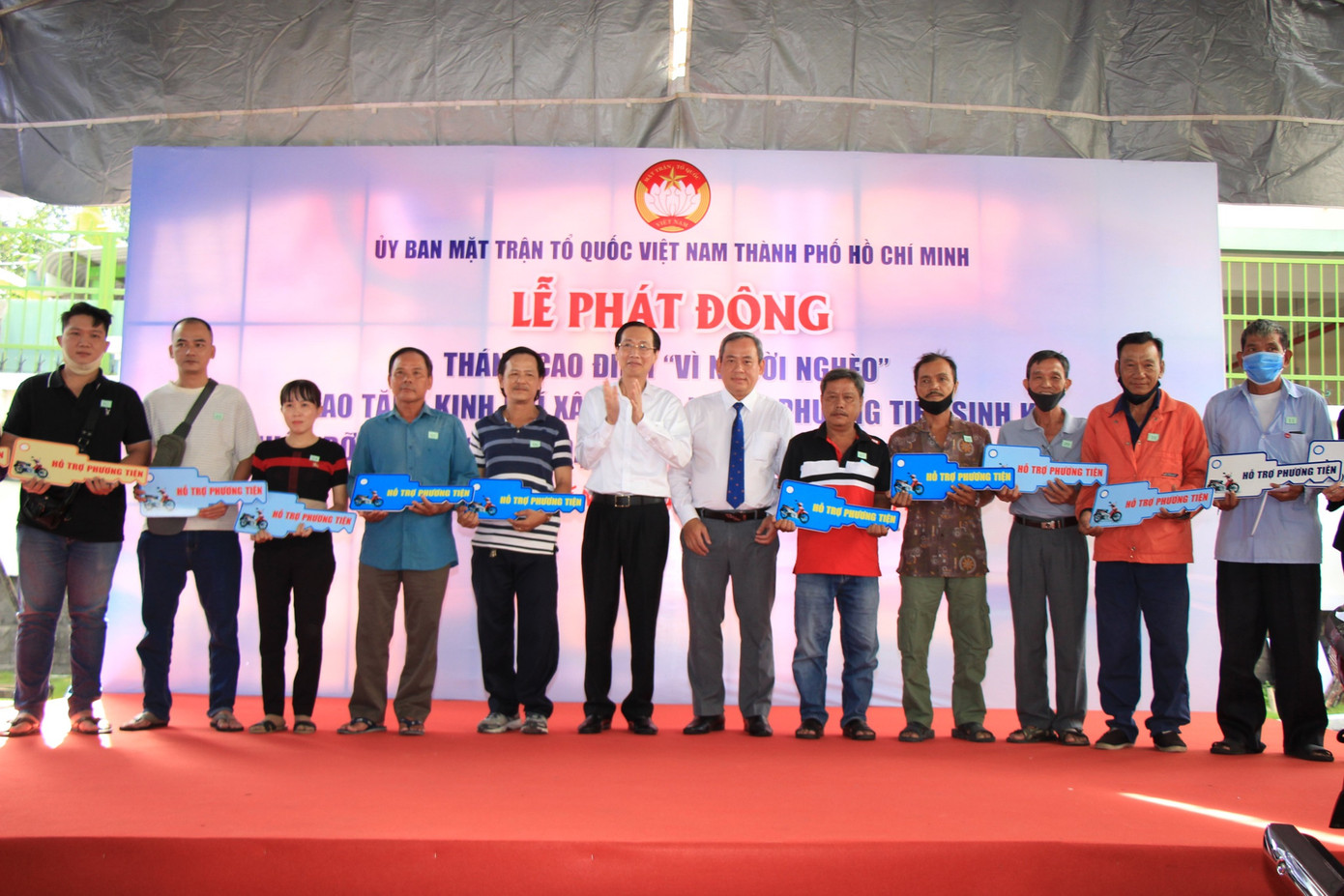 TPHCM tặng kinh phí xây, sửa nhà cho người dân nghèo ảnh 1