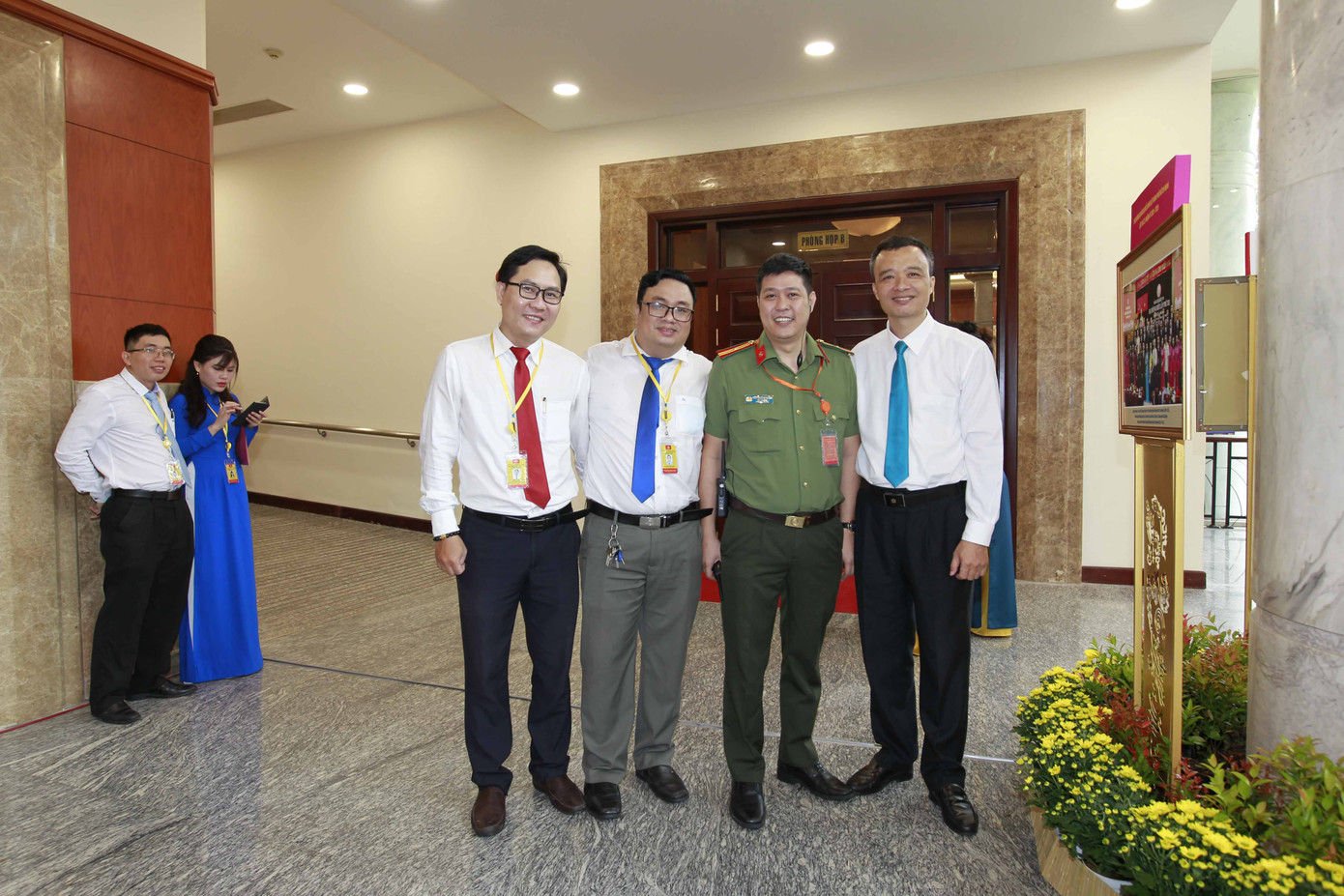 Hình ảnh phiên họp trù bị của Đại hội Đảng bộ TPHCM ảnh 14