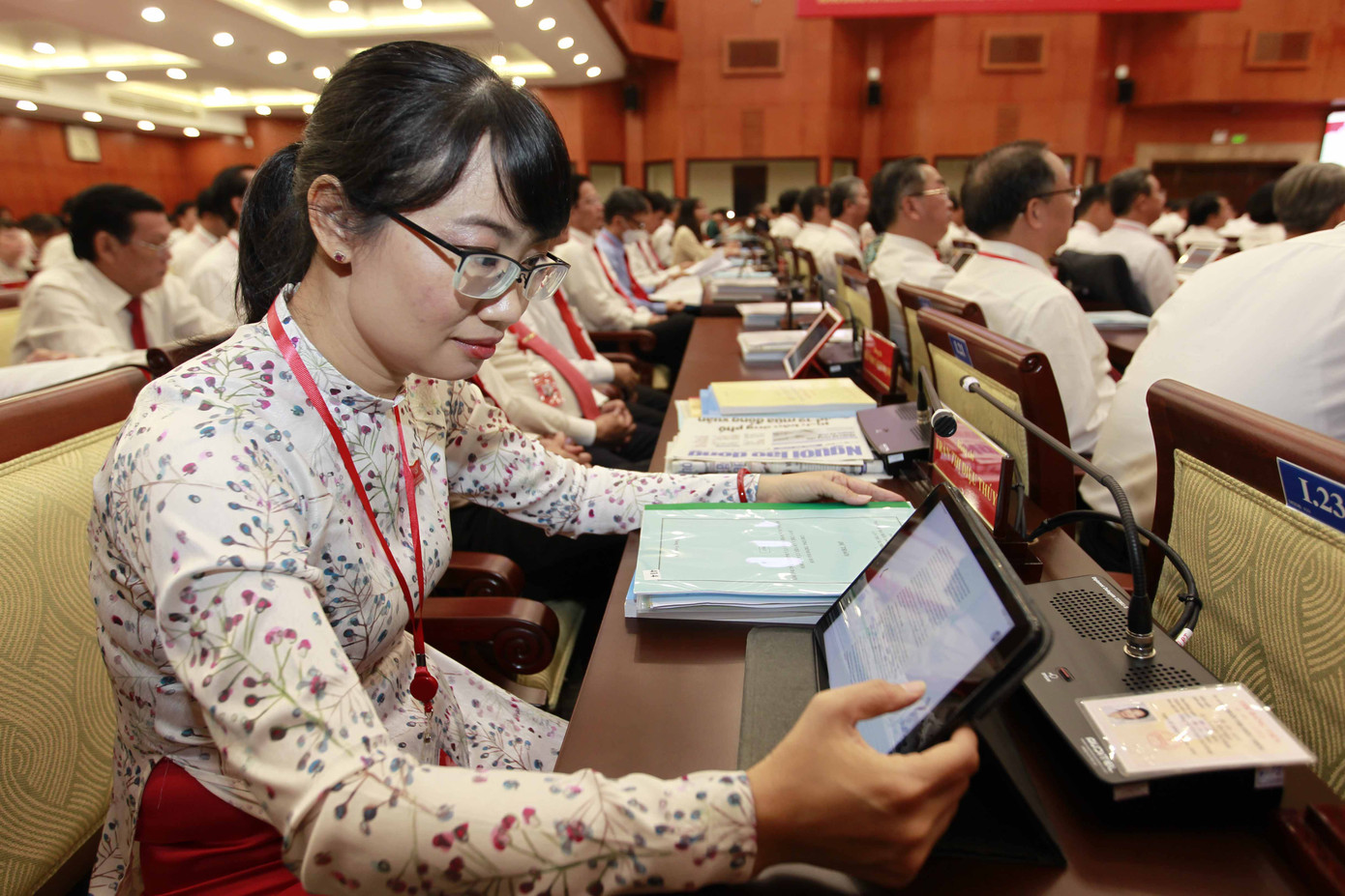 Hình ảnh phiên họp trù bị của Đại hội Đảng bộ TPHCM ảnh 9