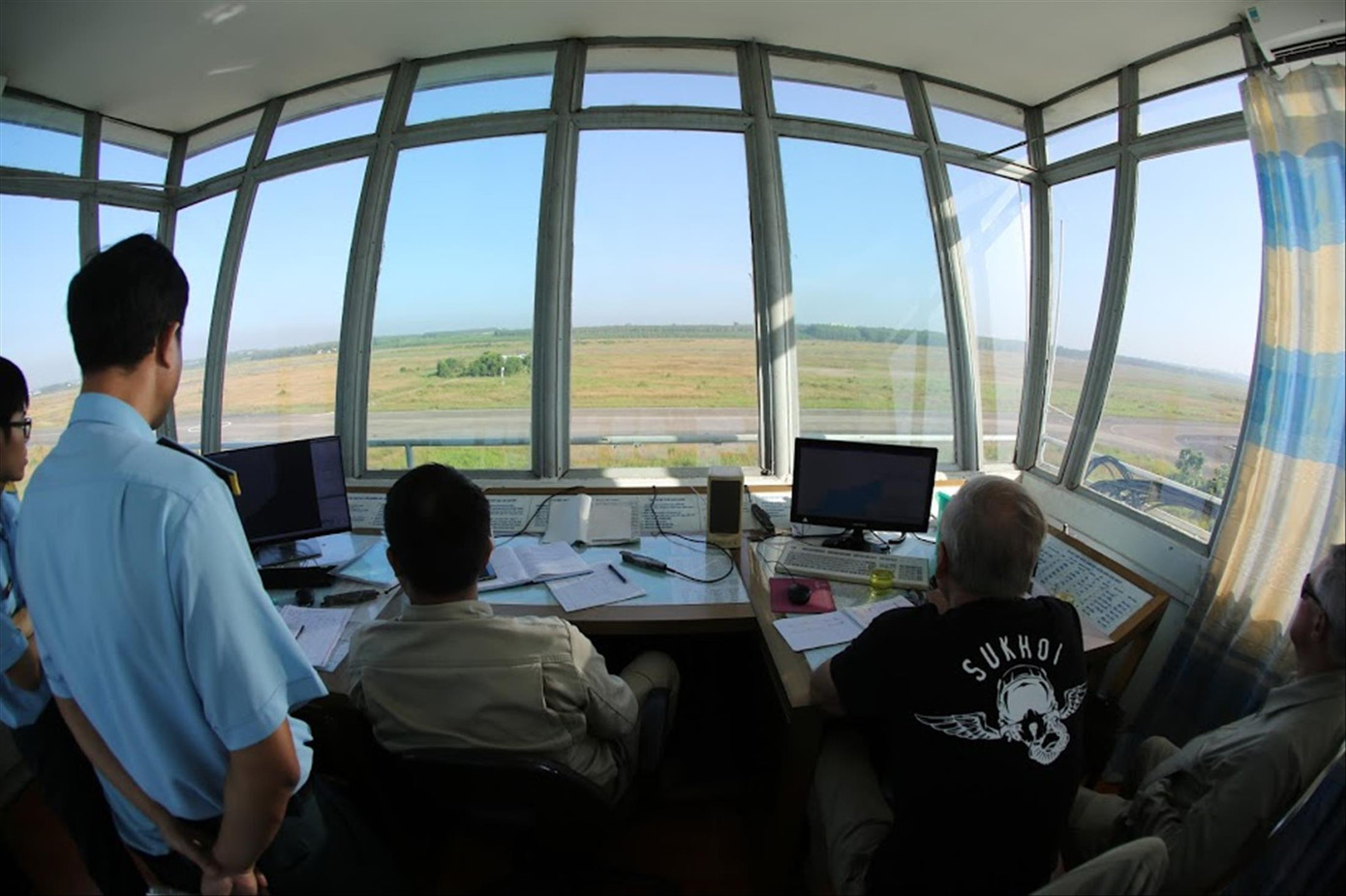 Chuyện về chiến binh bầu trời ảnh 1