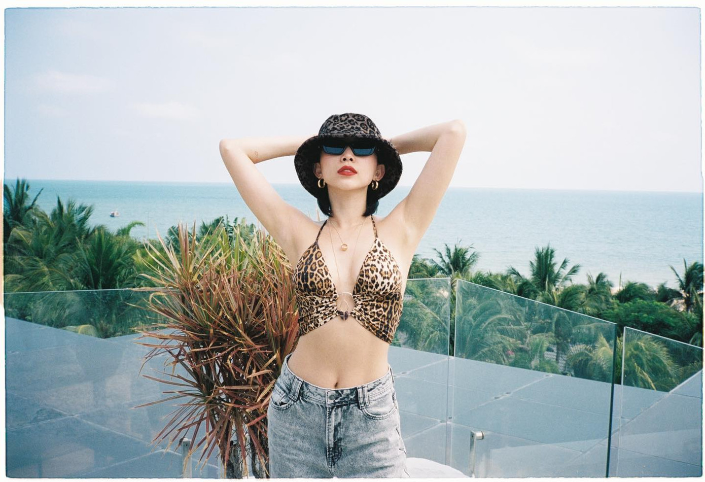 Tóc Tiên 'hư' lột xác ngoạn mục thành vợ đảm ảnh 3