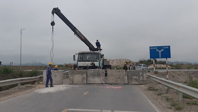 Thủ tướng yêu cầu bãi bỏ ngay việc ngăn cấm người và phương tiện qua lại ảnh 2