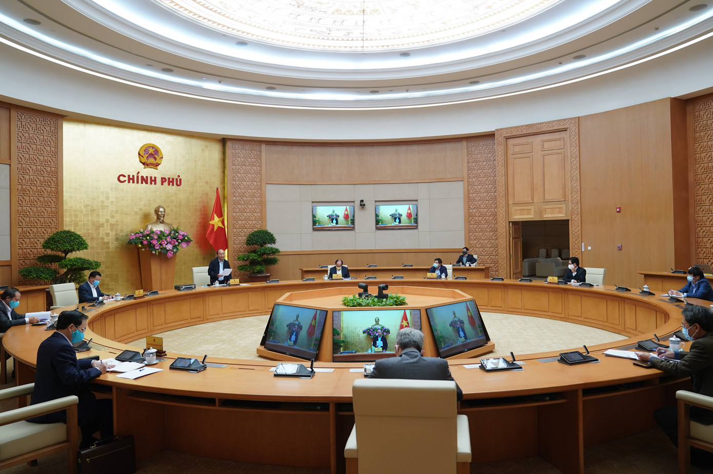 Thủ tướng: Phải giữ cho mặt trận kinh tế không bị đứt gãy ảnh 1