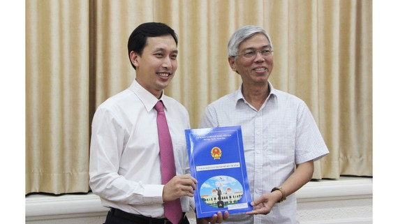 TPHCM tiếp tục bổ nhiệm cán bộ 8X làm lãnh đạo UBND quận 10 ảnh 2