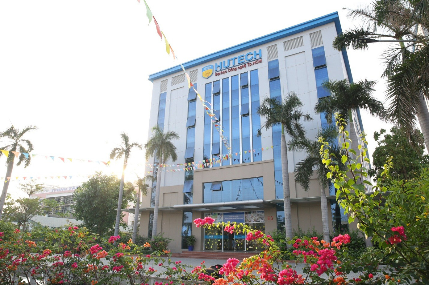 Ảnh: Tổng hợp Bản tin tuyển sinh: Đại học HUTECH công bố đề án tuyển sinh dự kiến năm 2020 ảnh 2