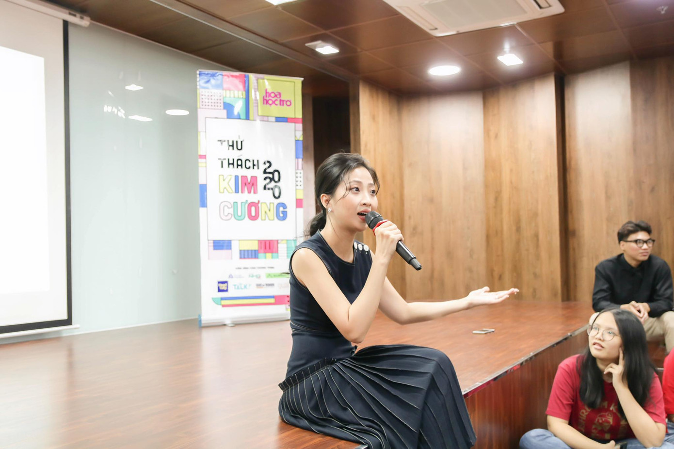 Thử Thách Kim Cương 2020: MC Liêu Hà Trinh biến điều phi lý thành hết sức có lý ảnh 1