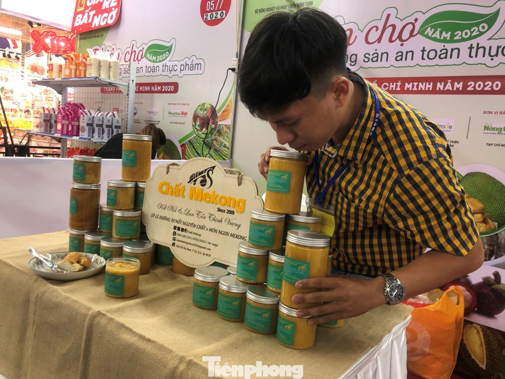 Na 'siêu to khổng lồ', cà rốt ngón tay… 'đổ bộ' Sài Gòn ảnh 4