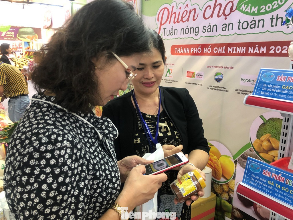 Na 'siêu to khổng lồ', cà rốt ngón tay… 'đổ bộ' Sài Gòn ảnh 6