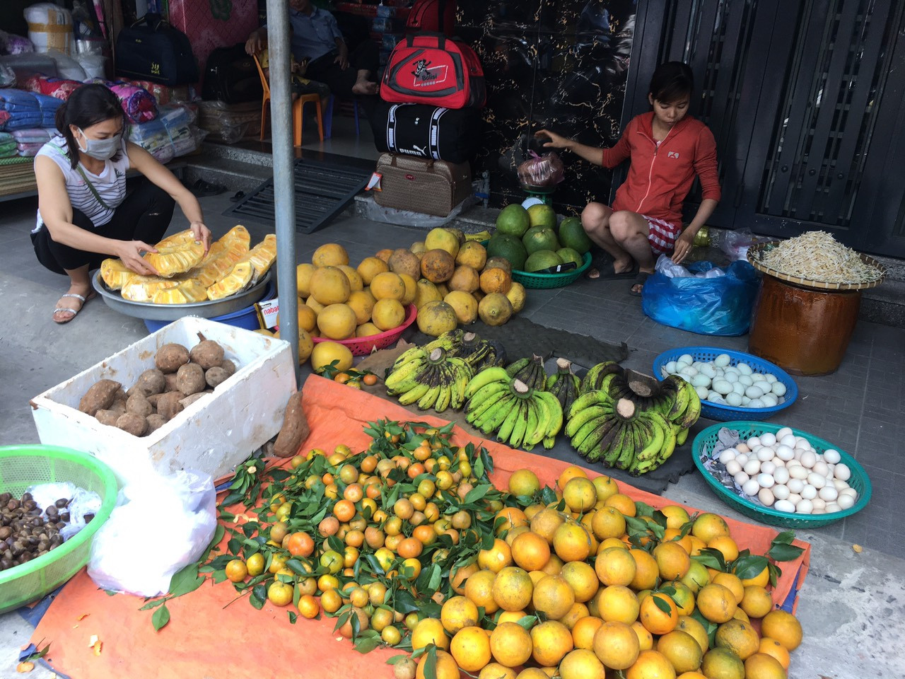 Cam Canh, bưởi Diễn giá rẻ đổ về TP HCM ảnh 7