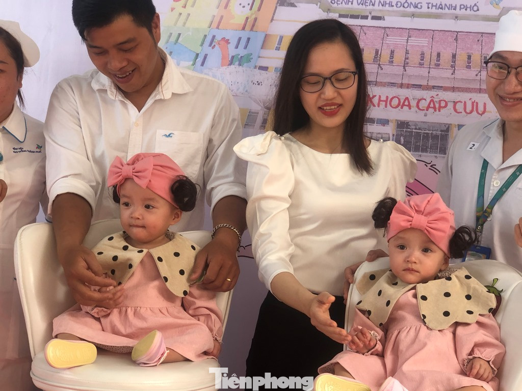 Những chuyện bác sỹ bây giờ mới dám kể về ca tách cặp Trúc Nhi – Diệu Nhi ảnh 3