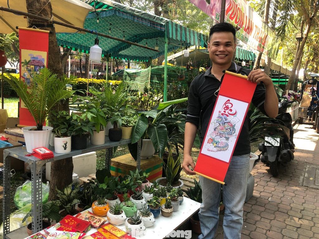 Về tết trễ một chút để “bán” niềm vui cho mọi người ảnh 1