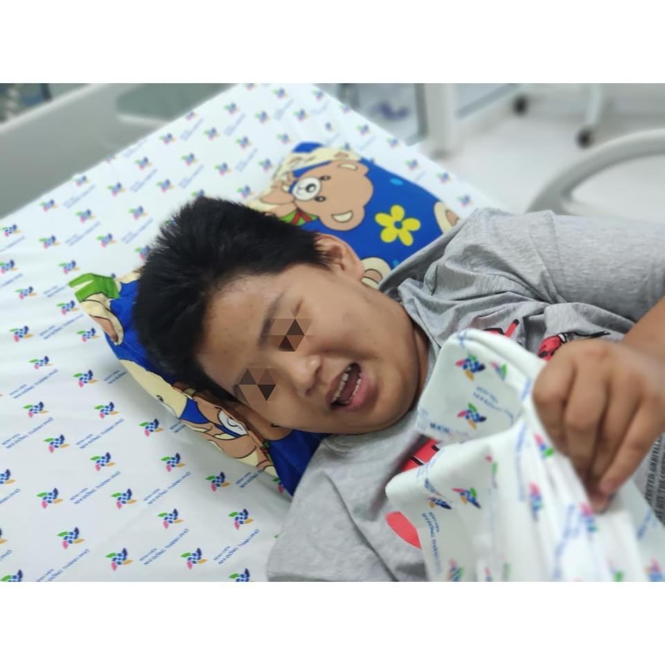 Nam sinh 14 tuổi phù phổi, hôn mê do bị bạn nhấn nước khi đi bơi ảnh 3