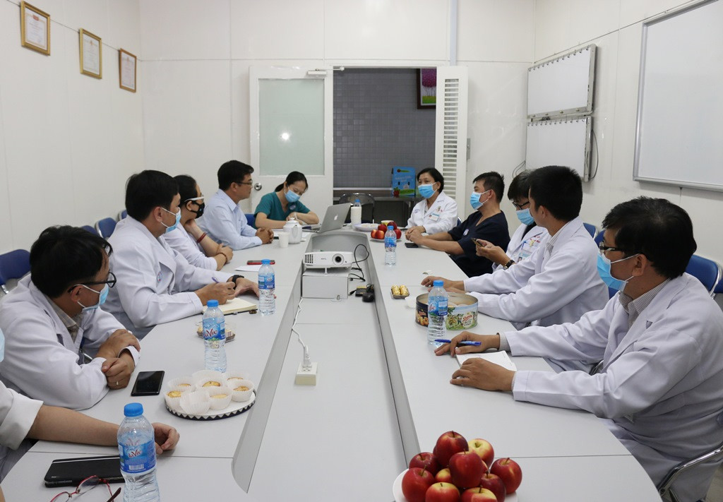 Bệnh viện Chợ Rẫy dồn toàn lực cứu chữa bệnh nhân phi công ảnh 5