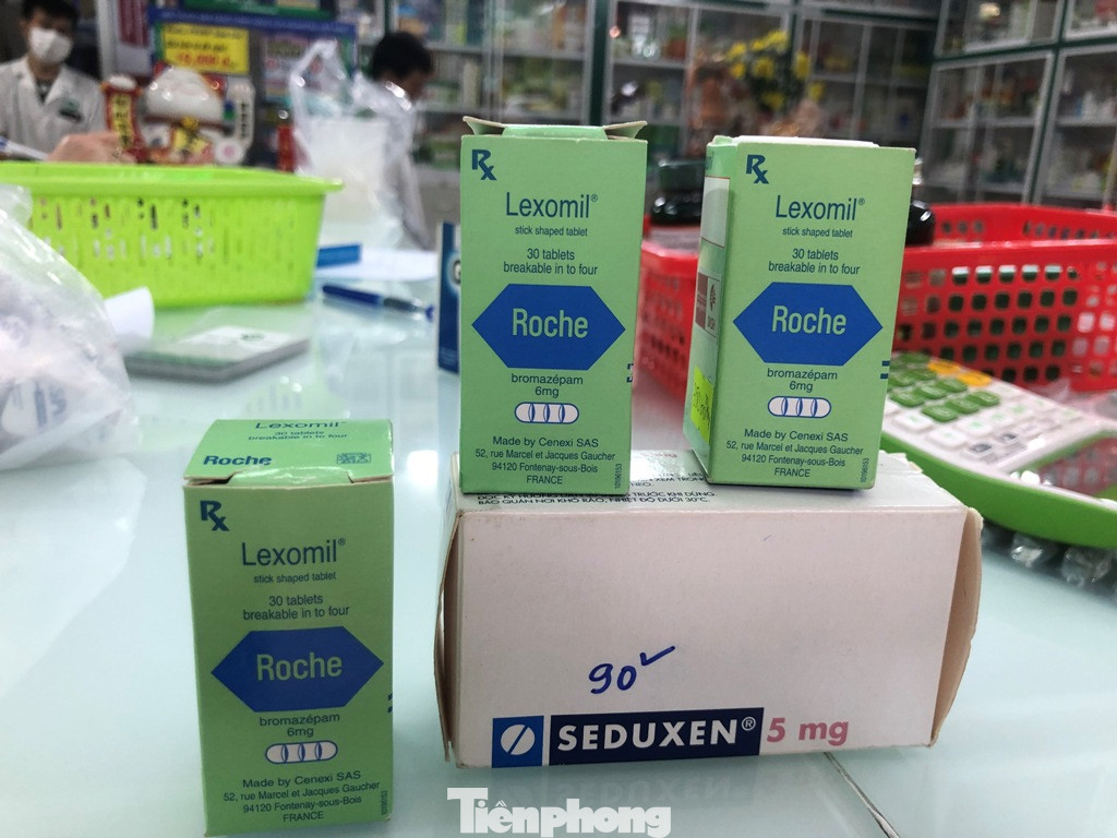 TPHCM: Đột kích nhà thuốc, phát hiện nhiều thực phẩm chức năng không rõ nguồn gốc ảnh 13