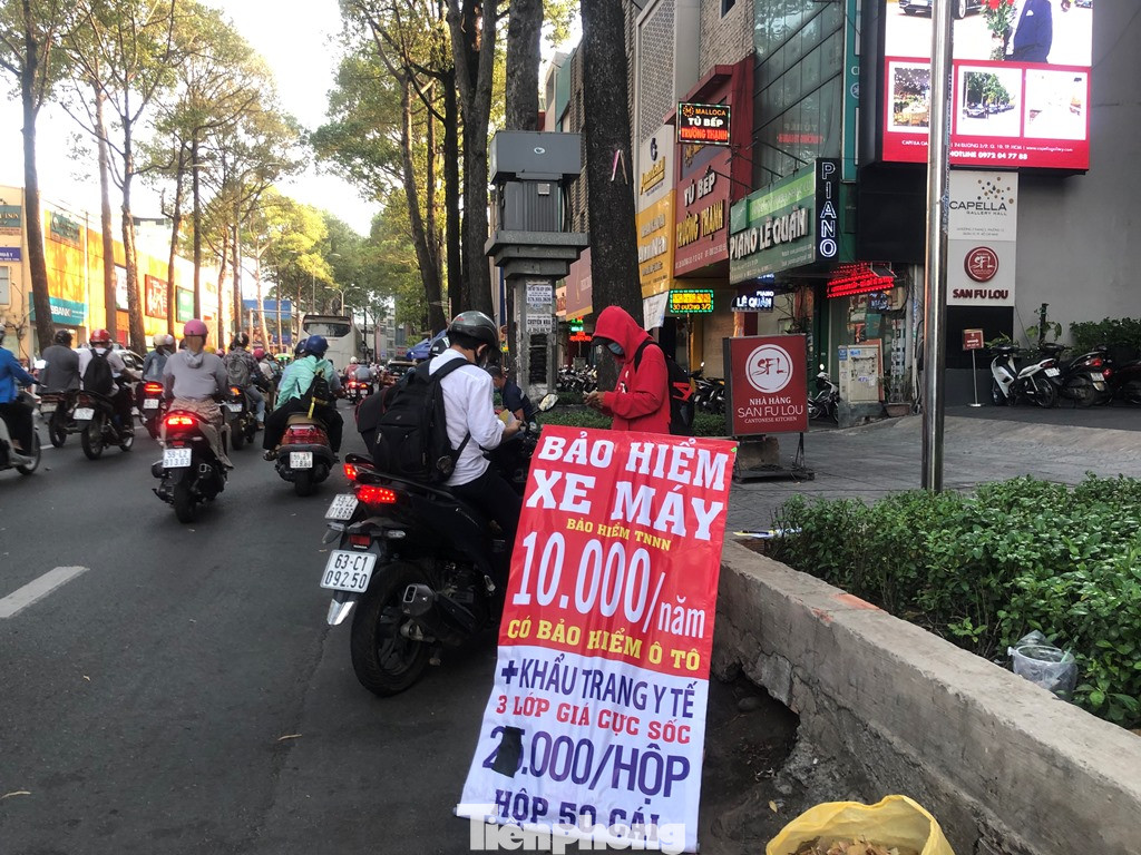 Rồng rắn mua bảo hiểm, dân kinh doanh dạo 'hốt bạc' ảnh 8